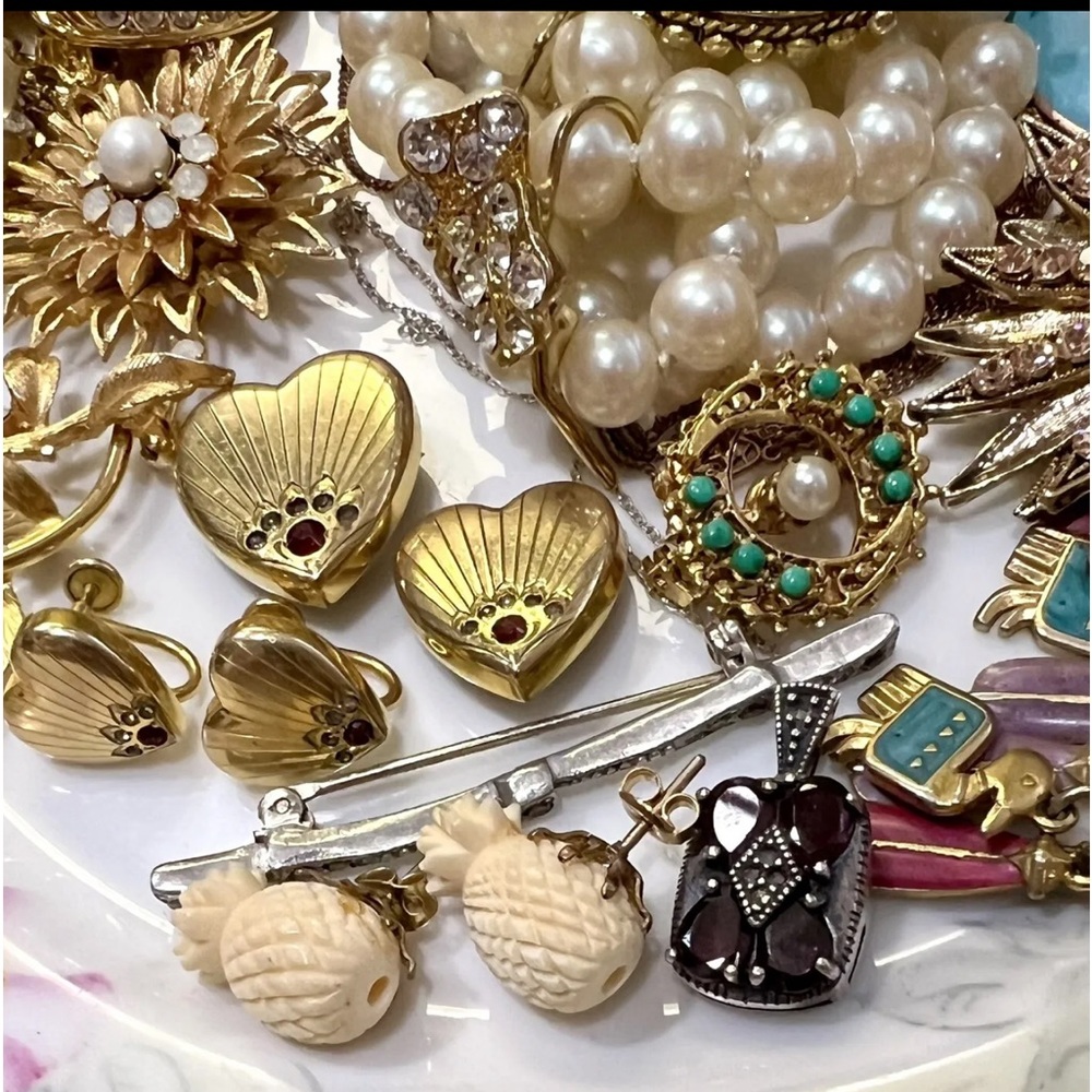 All wearable 2.5 LBs CURATED jewelry lot- Build YOUR own jewelry lot! - Picture 5 of 10